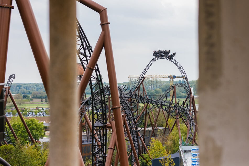 Etwas zu viel Action bekamen einige Fahrgäste der "Blue Fire" am Mittwoch im Europa-Park geboten.