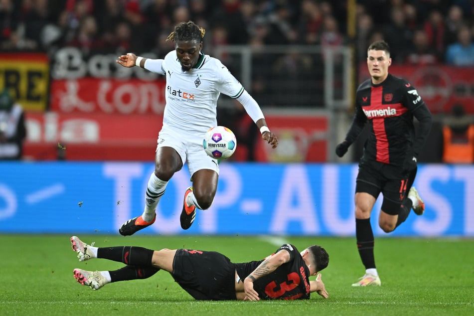 Manu Koné (l.) verlässt Gladbach.