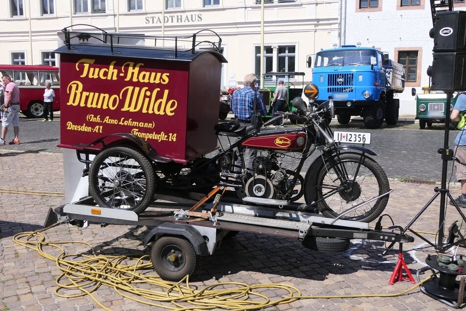 Auch viele Motorräder waren am Start.