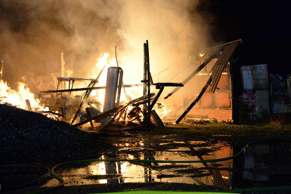 Das Feuer hinterließ Schutt und Asche.