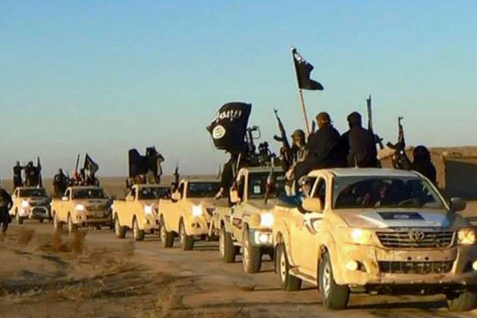 Ein Fahrzeug-Konvoi der Terrormiliz IS in Syrien.