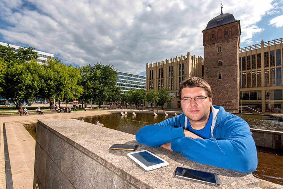 Freifunker Steffen Förster (32) versorgte den Stadthallenpark mit WLAN - und hat jetzt das Finanzamt gegen sich.