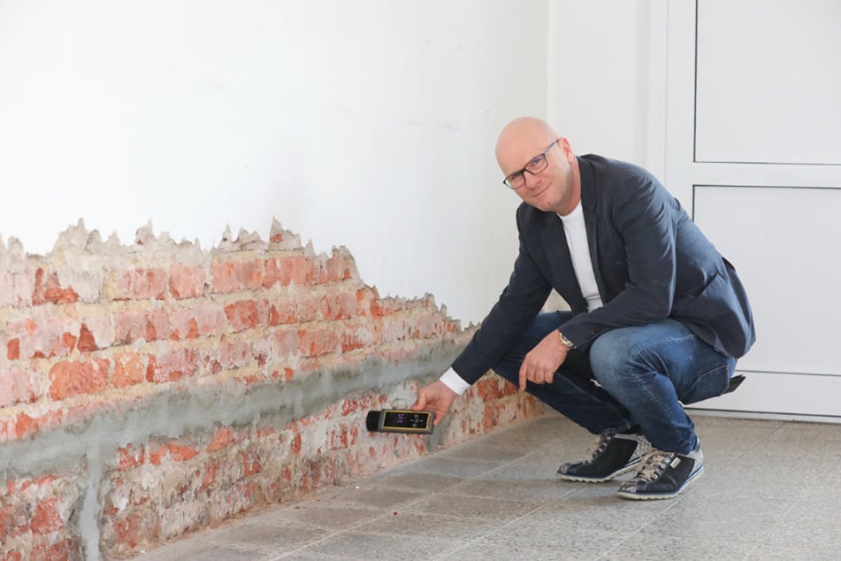 Wer sich im Formular einträgt, bekommt einen gratis Feuchtigkeitscheck.
