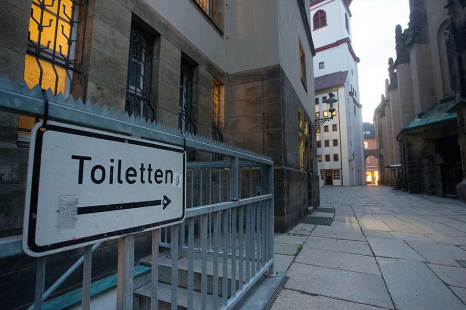 Rund 900.000 Euro berappt die Stadt für die Sanierung der WC-Anlage.