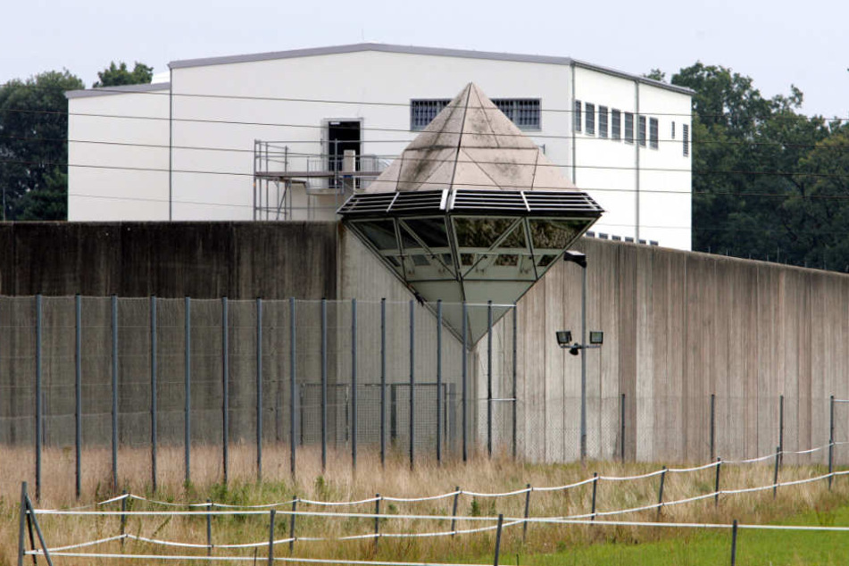 Derzeit sitzt der Häftling in der JVA Brackwede hinter Gittern.