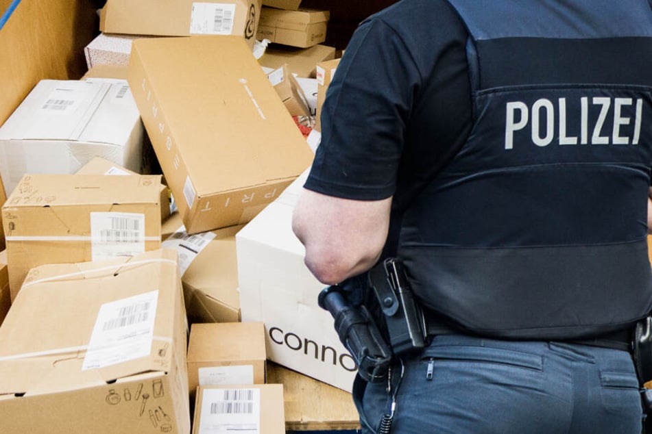 Nach der Explosion einer Postsendung in Marburg ermittelt die Polizei unter Hochdruck (Symbolbild).