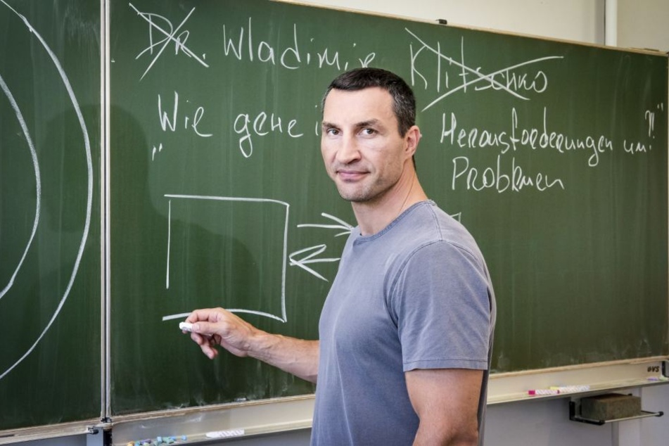 Wladimir Klitschko hat einen Doktortitel in Sportwissenschaften.