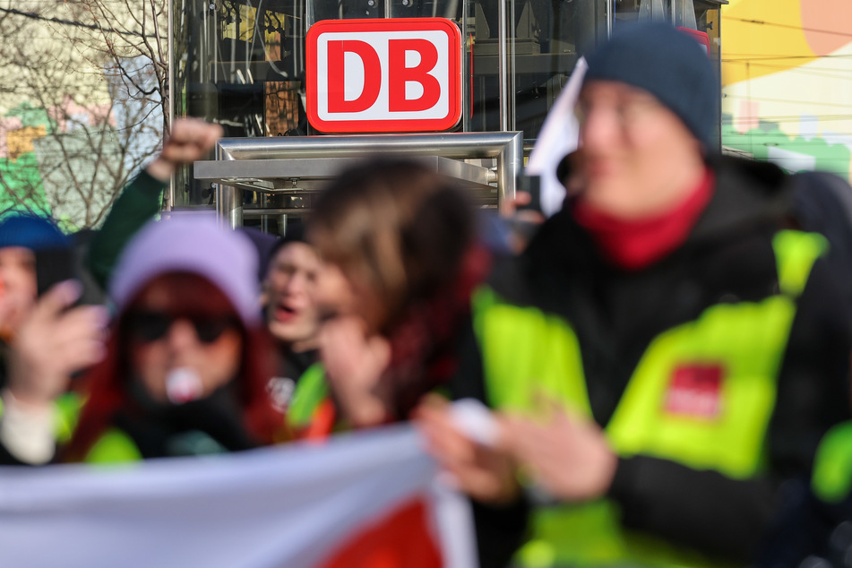 Der von EVG und Verdi angekündigte Bahnstreik konnte am Samstag kurzfristig noch vor dem Arbeitsgericht in Frankfurt verhindert werden.