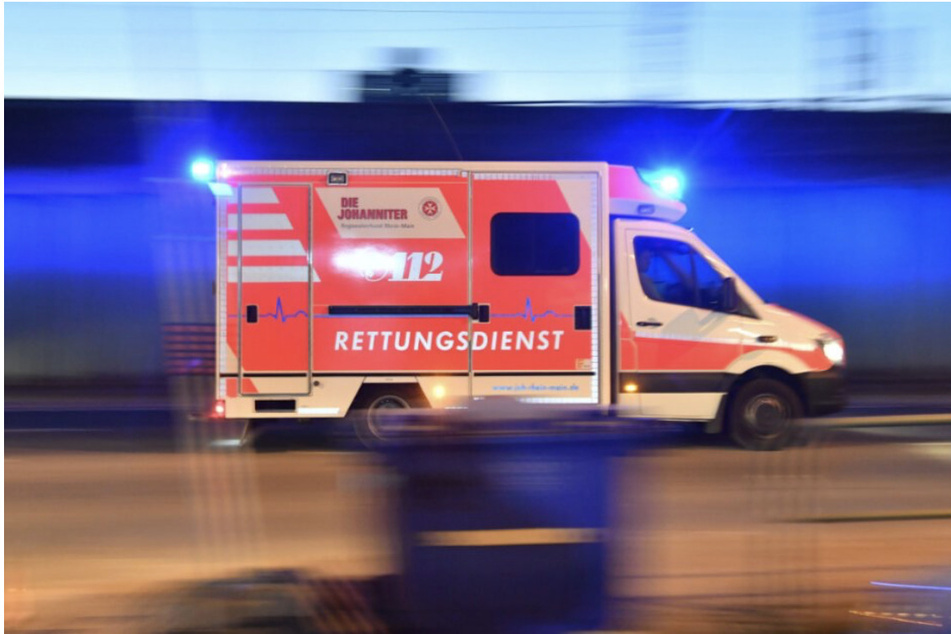 E-Bike-Fahrer kollidiert mit Radler (12): Zwei Schwerverletzte bei Unfall in Leipzig-Lindenau