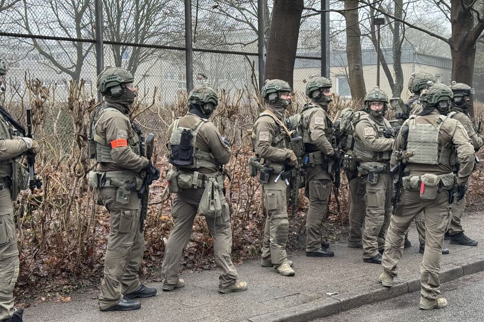 In Hamburg läuft aktuell ein großer Polizeieinsatz.