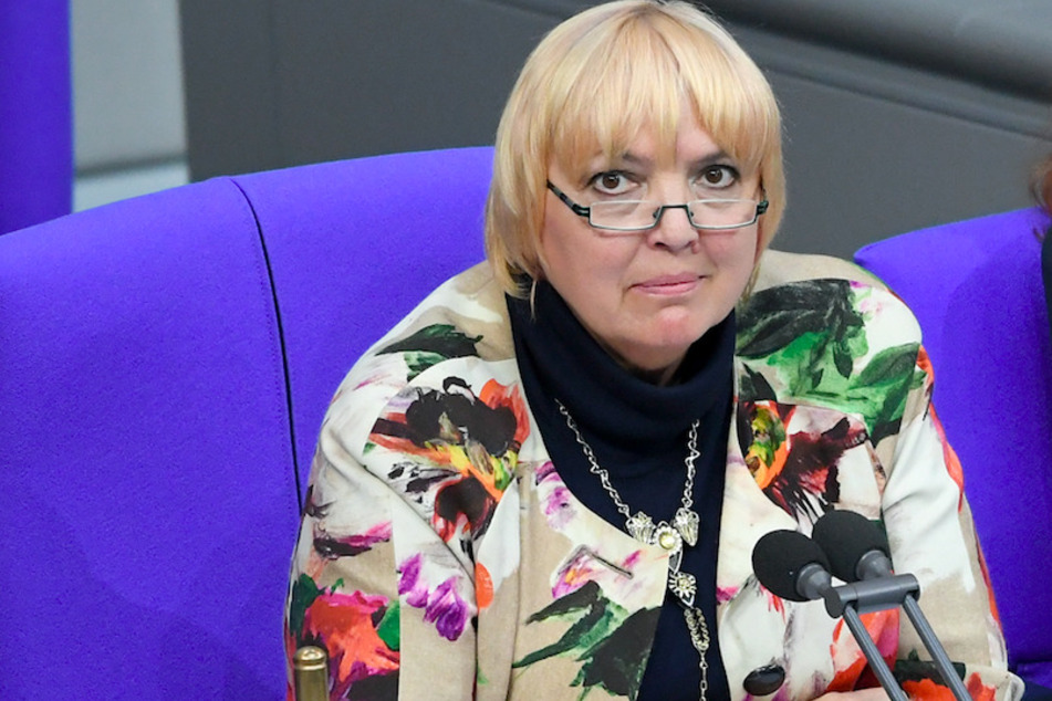 Claudia Roth (65, Bündnis 90/Die Grünen) ist von der Test-Panne betroffen.