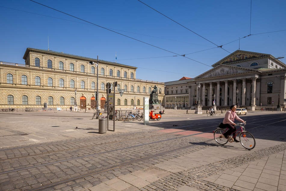 In München sinkt die Zahl der Neuinfektionen. Ab einer 7-Tage-Inzidenzwert unter 100 dürfen Theater, Kinos und Außengastronomie öffnen. (Archiv)
