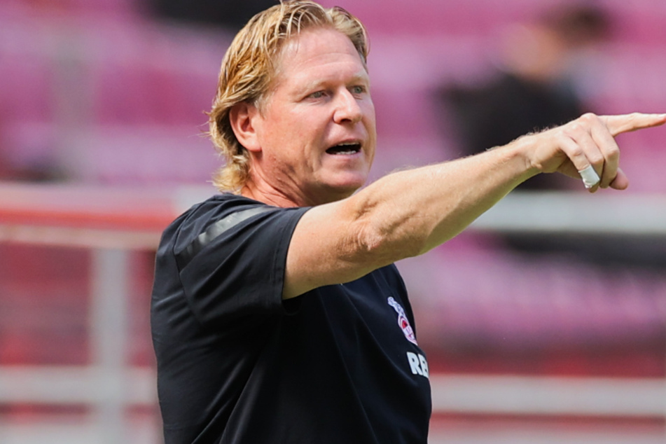 Der 1. FC Köln hat unter Trainer Markus Gisdol (50) das erste Testspiel der Saisonvorbereitung gewonnen. (Archivfoto)