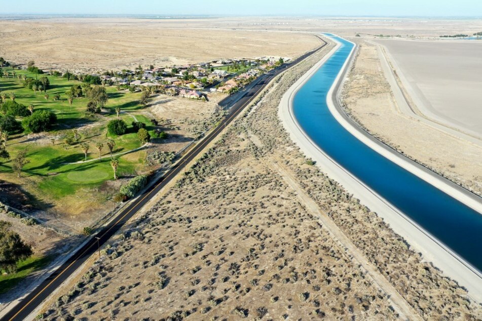 An aerial view of the California Aqueduct, which moves water from northern California to the state's drier south.