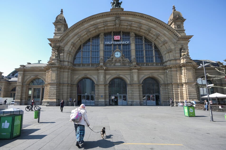 Die Deutsche Bahn (DB) nimmt den Hauptbahnhof in Frankfurt ins Visier: Es steht das große Reinemachen auf dem Programm.