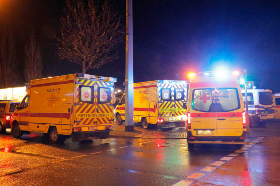 Bei der Schlägerei wurde ein Mann (35) verletzt. Er musste in ein Krankenhaus gebracht werden.