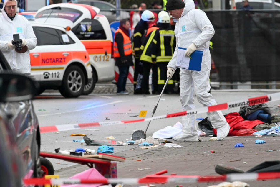 61 Menschen im Alter von 2 bis 85 Jahren wurden bei der Gewalttat verletzt.