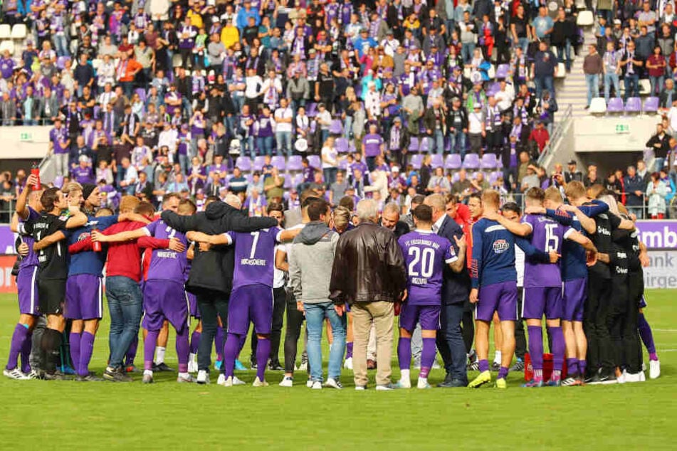 Dieser Zusammenhalt macht die Veilchen stark und war am Ende vielleicht der Schlüssel zum Triumph im Sachsenderby.