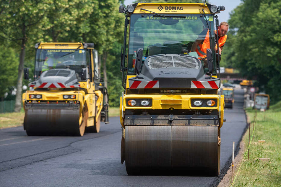 Die Straßenwalzen rollen noch bis Freitag durch Mittelbach.