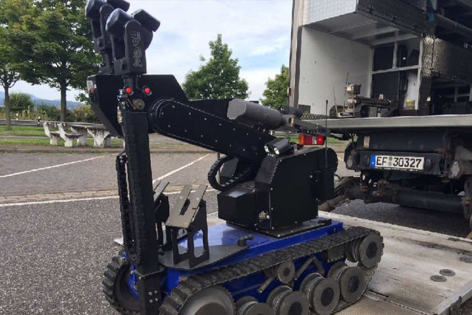 Ein spezieller Sprengstoffroboter kam zum Einsatz.