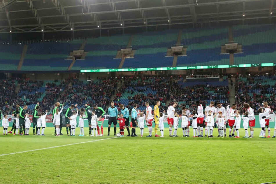 Halbleeres Stadion: Nur 21.135 Zuschauer wollten das Pokal-Achtelfinale am Mittwochabend sehen.