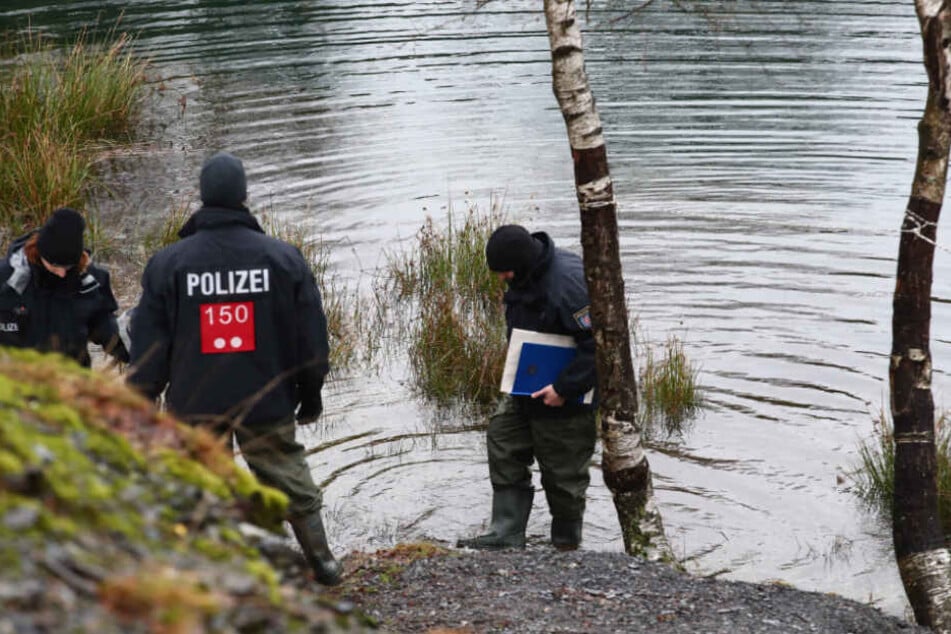 Zeugen fanden den Mann leblos im Wasser treibend (Symbolfoto).