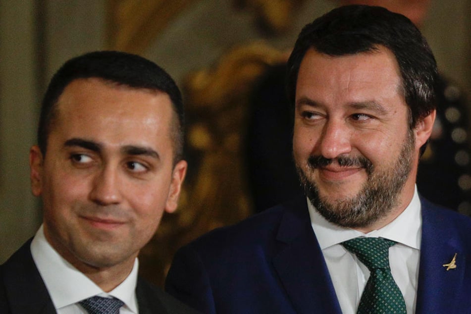 Fordern im Migrationsstreit von der EU endlich Lösungen: Matteo Salvini (re.), Chef der Lega-Partei, und Luigi Di Maio, Anführer der Fünf Sterne Bewegung.