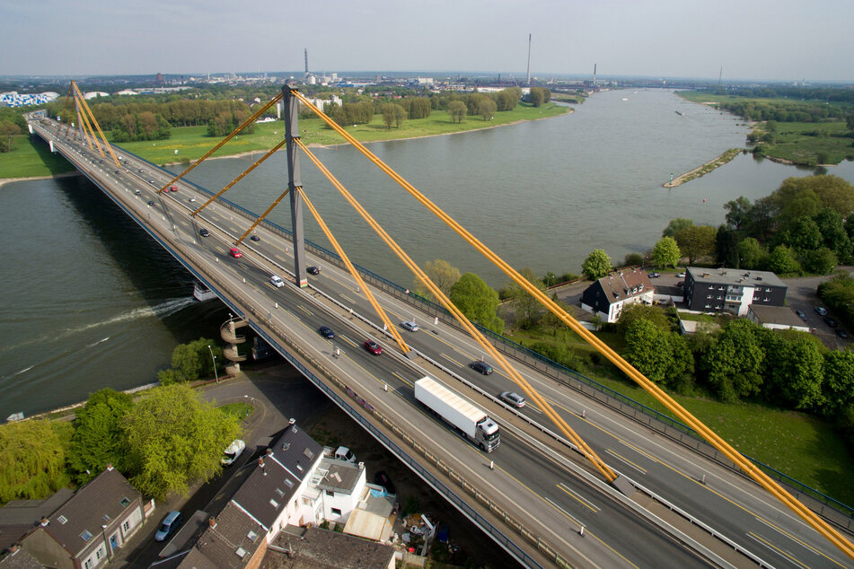 Nach Informationen der Deutschen Presse-Agentur haben derzeit 296 Brücken in NRW maßgeblichen Sanierungsbedarf.