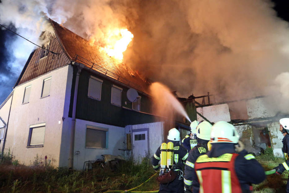 Gleich acht Freiwillige Feuerwehren waren im Einsatz, um den Brand zu löschen.