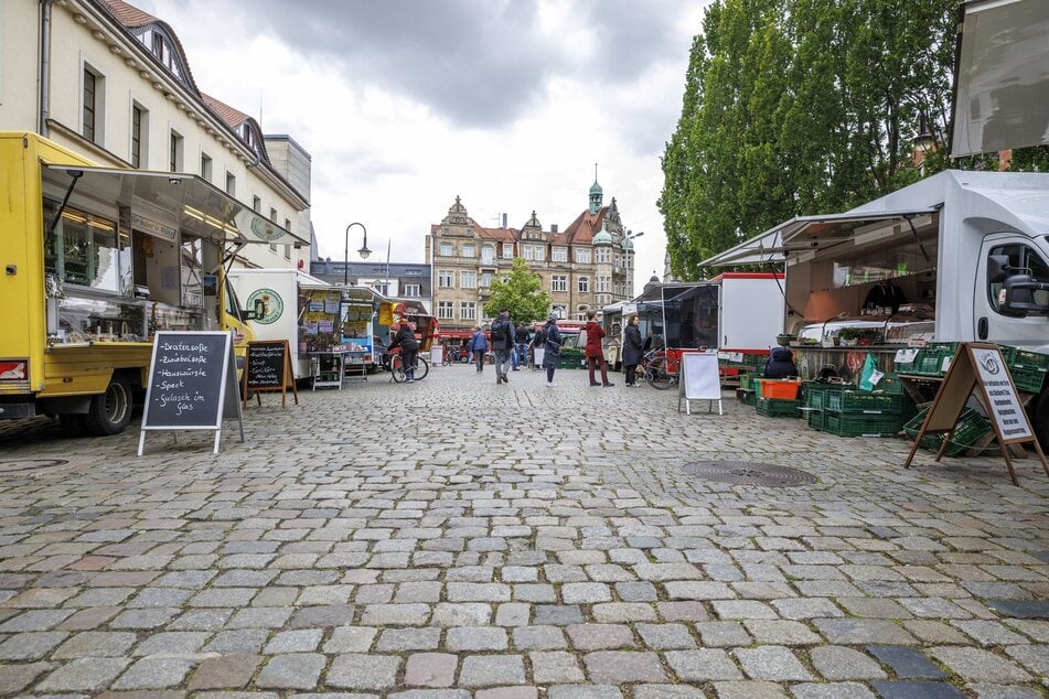 Die Stadtverwaltung schreibt die Konzession ihrer Wochenmärkte neu aus, wozu auch der Markt am Schillerplatz zählt.