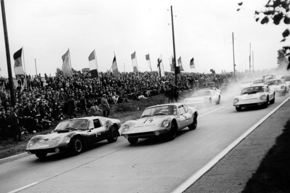 Mit Tempo 170 auf der Piste - für den Einsatz im Rennen wurde die Motorleistung des Melkus RS 1000 auf 90 PS gesteigert.