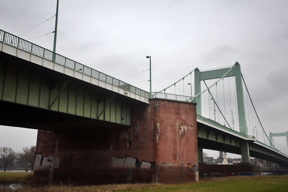 Seit Ostermontag dieses Jahres ist die Mülheimer Brücke für Stadtbahnen komplett gesperrt.