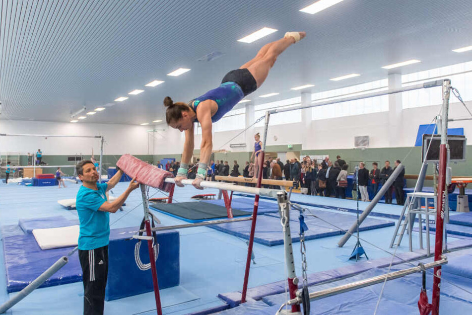 Olympia-Dritte Sophie Scheder beim Training in der frisch sanierten Halle.