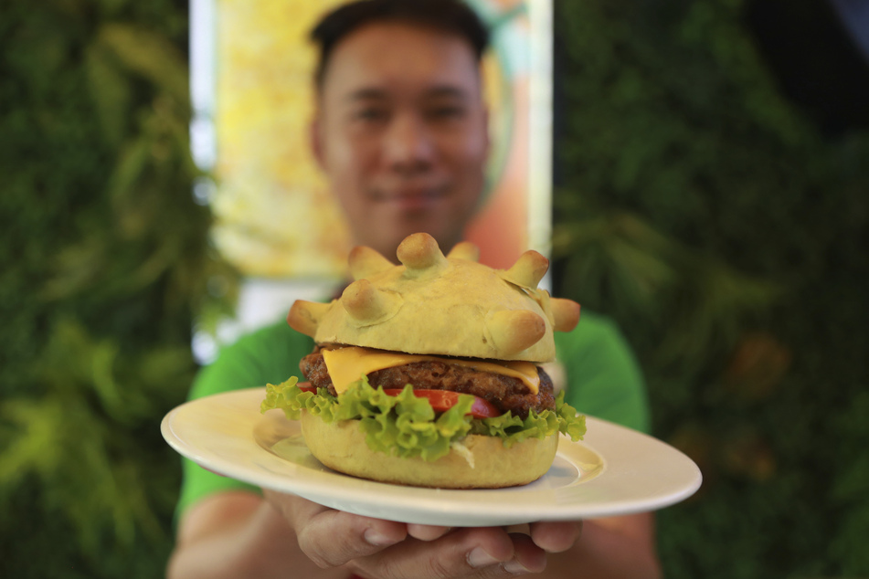 Kein Aprilscherz: In Hanoi gibt es den "Corona-Burger".