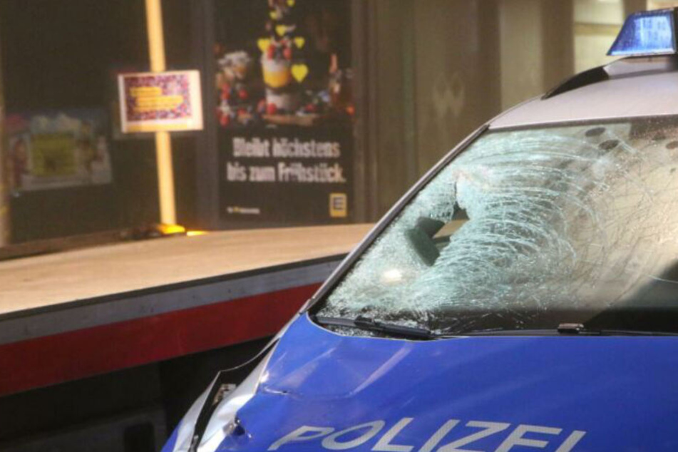 Blaulicht erst nach tödlichem Unfall eingeschaltet? Augenzeuge widerspricht Polizei-Infos!