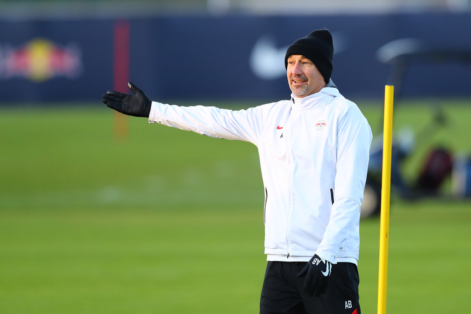 Achim Beierlorzer (54) wird am Sonntag erneut an Stelle von Jesse Marsch (48) das Team an der Seitenlinie begleiten.