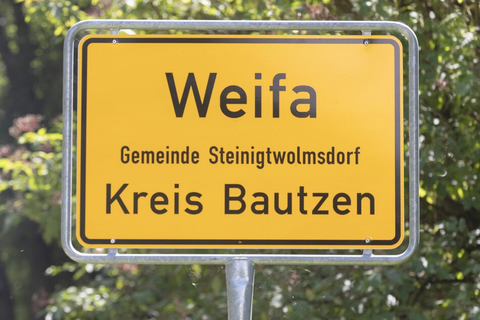 Die Dachdeckerei befindet sich in Weifa im Kreis Bautzen.