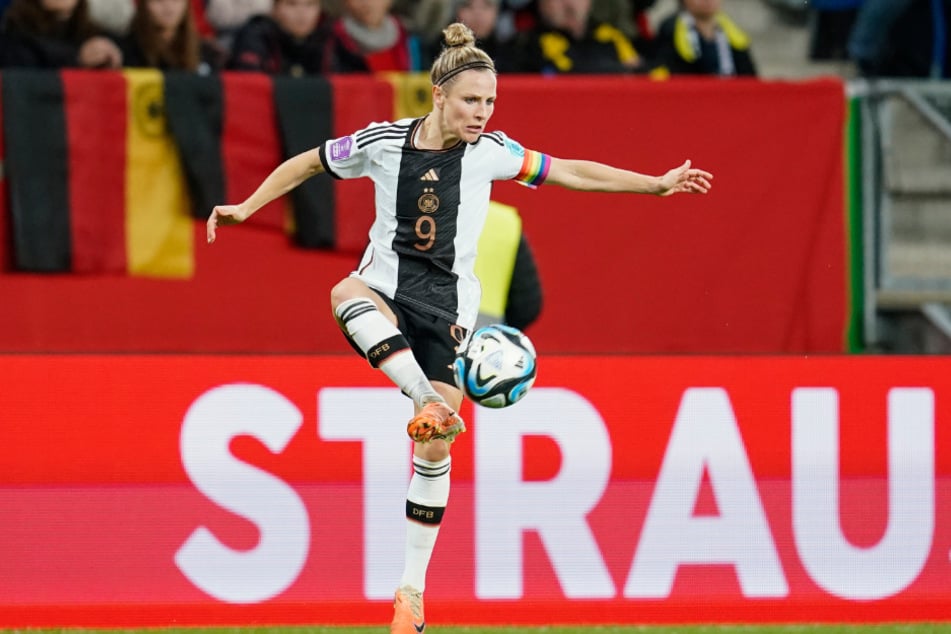 Svenja Huth (33) beendet nach fast 13 Jahren ihre DFB-Karriere.