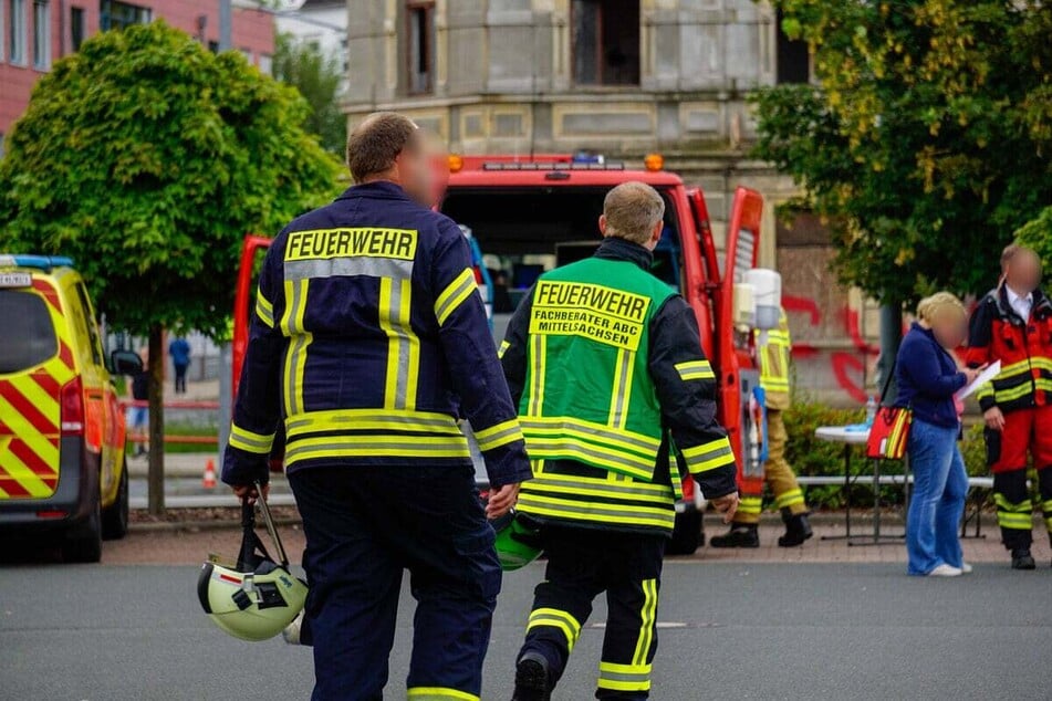 Auch zahlreiche Einsatzkräfte der Feuerwehr waren vor Ort.