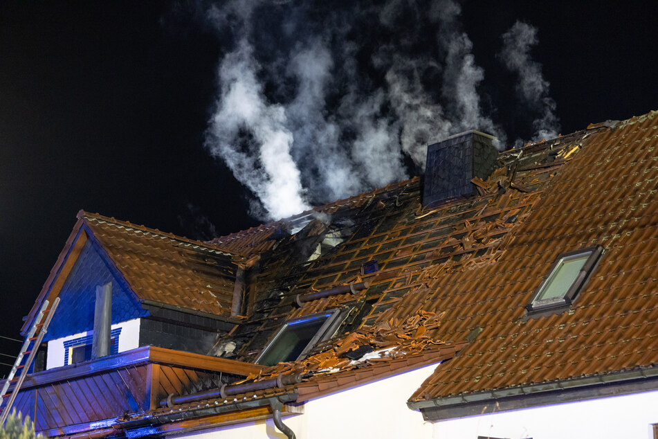 Einfamilienhaus brennt: Brandursache steht jetzt fest