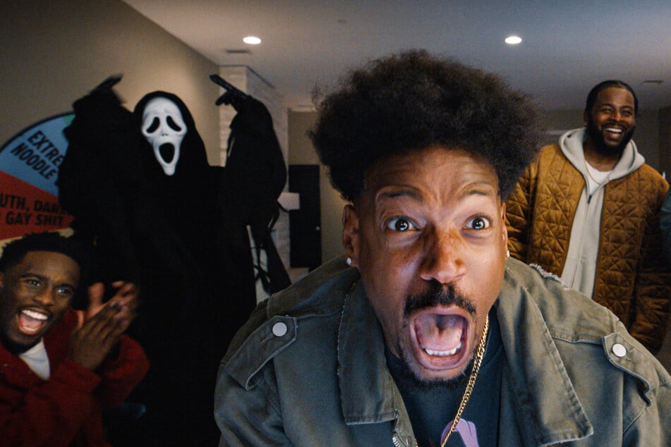 The newest Scary Movie parodies recent horror flicks like Sinners, Weapons, Midsommar, and Longlegs.