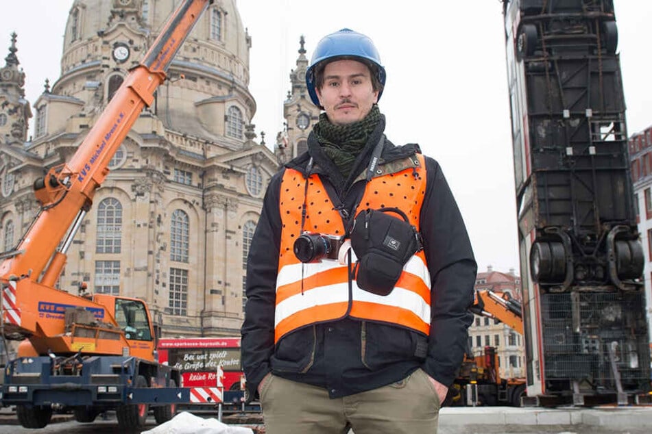 Der Dresdner Künstler Manaf Halbouni (32) hatte die Idee für das Werk.