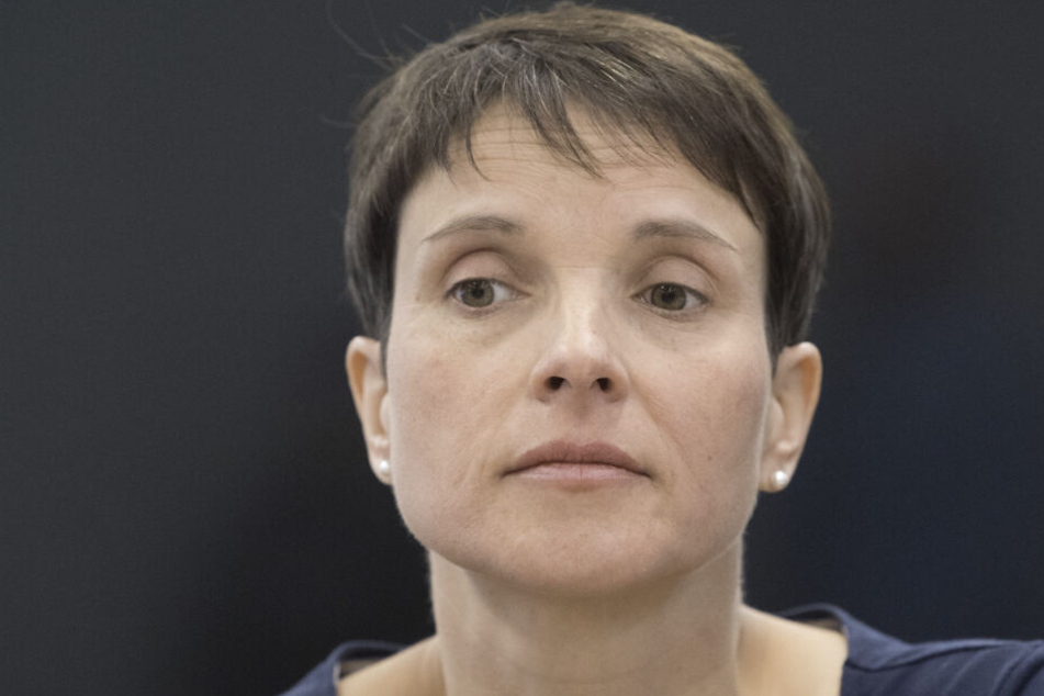 Frauke Petry will sich aus der "aktiven Politik" zurückziehen.