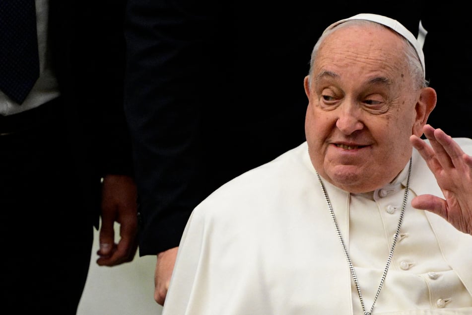 Pope Francis remains stable after almost four weeks in the hospital, the Vatican said on Tuesday, declining to speculate on when he might go home.