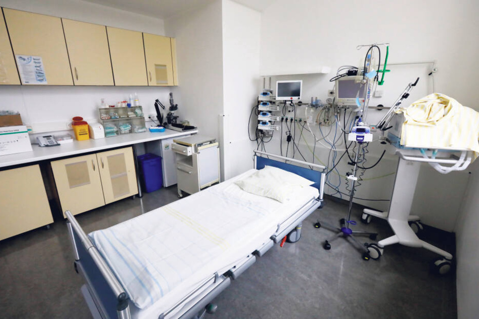 Ein Einzelzimmer der Isolierstation des Klinikums St. Georg in Leipzig.