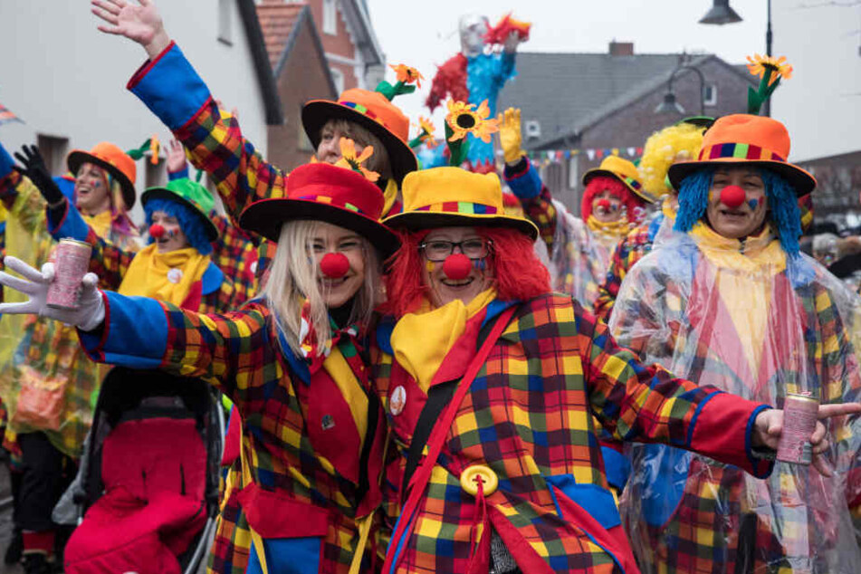 Der Experte rechnet durch Karneval mit steigenden Fallzahlen der Grippe (Archivbild).