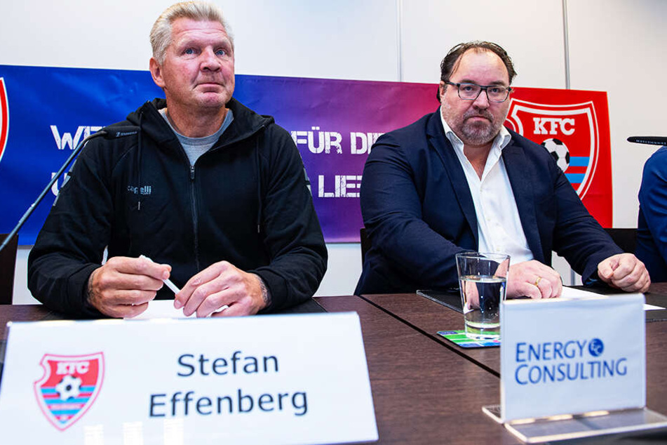 Stefan Effenberg wurde auf einer Pressekonferenz des KFC Uerdingen an der Seite von Präsident Mikhail Ponomarev (r.) als neuer Manager vorgestellt.
