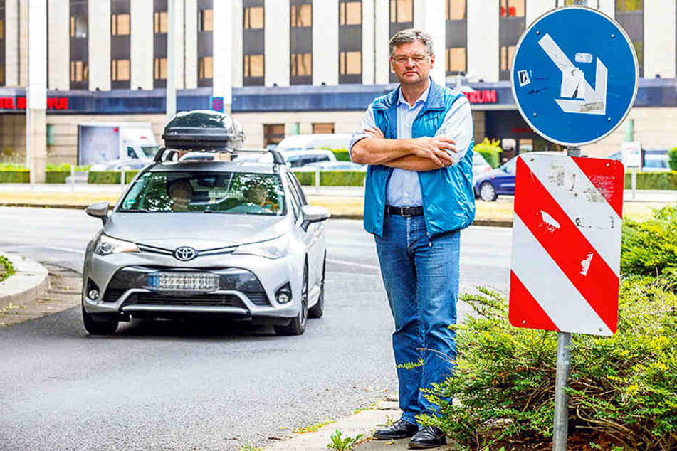 Holger Zastrow (49, FDP) will erreichen, dass am Palaisplatz weiter abgebogen werden darf.