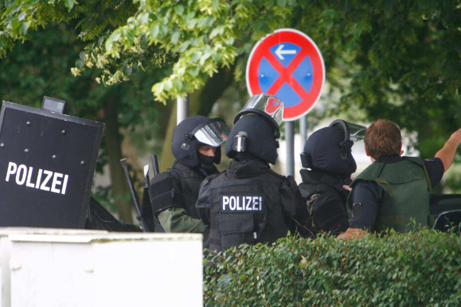 Ein Sondereinsatzkommando unterstützte den Einsatz. (Symbolbild)