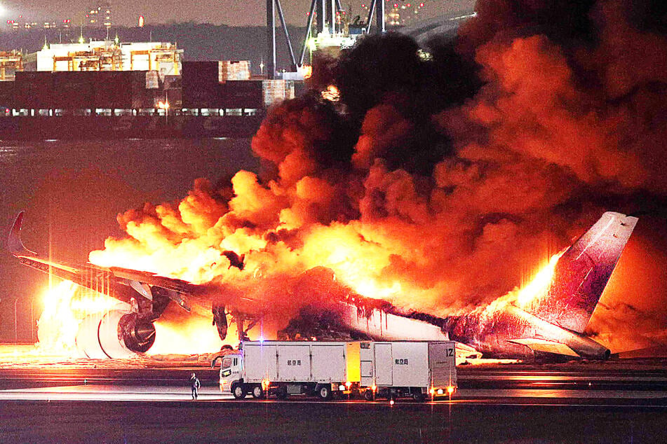 Nach der Landung in Tokio-Haneda stand der Airbus in Flammen.